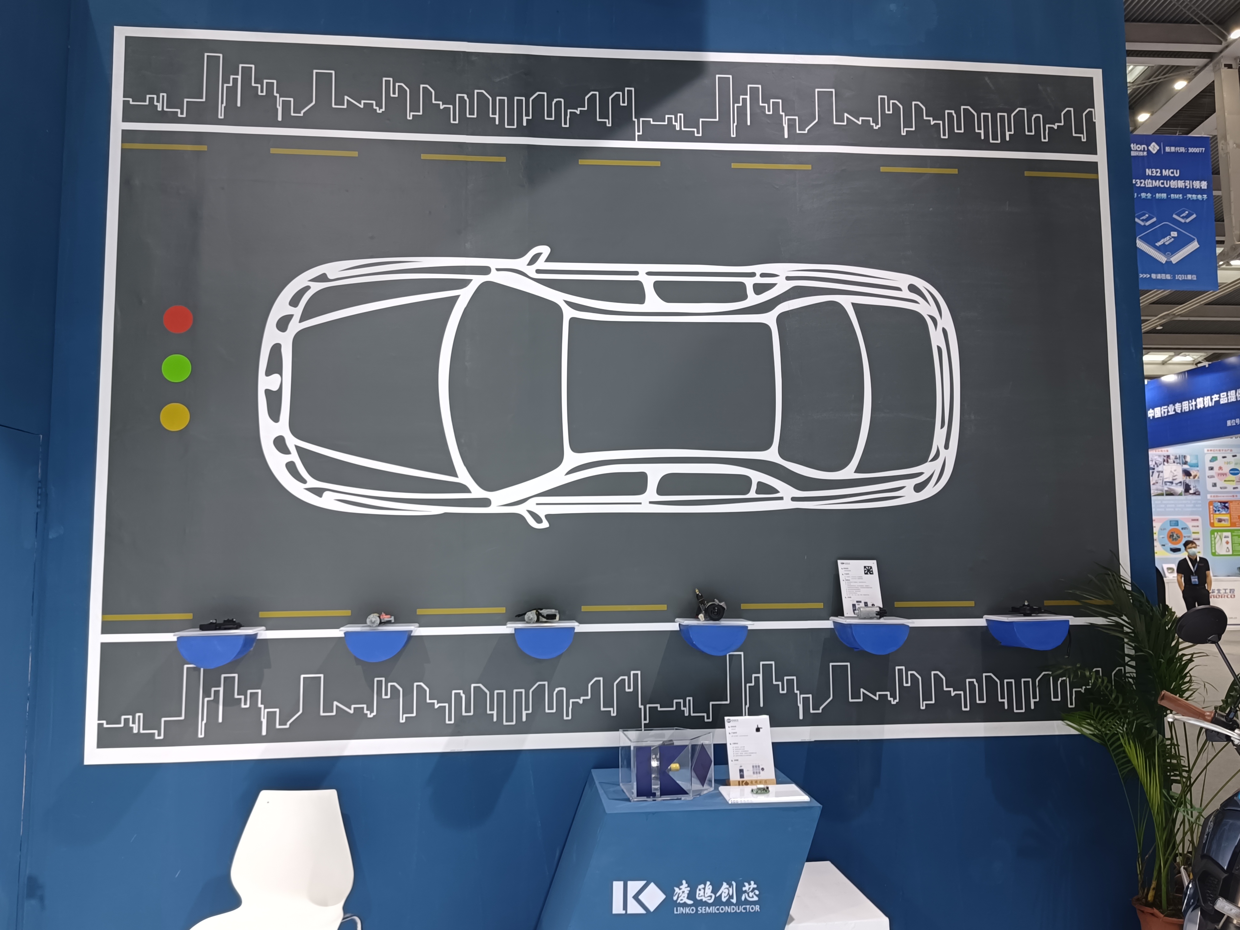 fcead3e8676a6e804a6e5e68c539eec.jpg